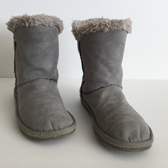 Airwalk Other - Airwalk Girls Boots Gray Faux Fur Lined Size 1